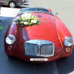 Déco voiture mariage fleurs